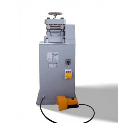 B 64 E Elektrische Blechwalzmaschine